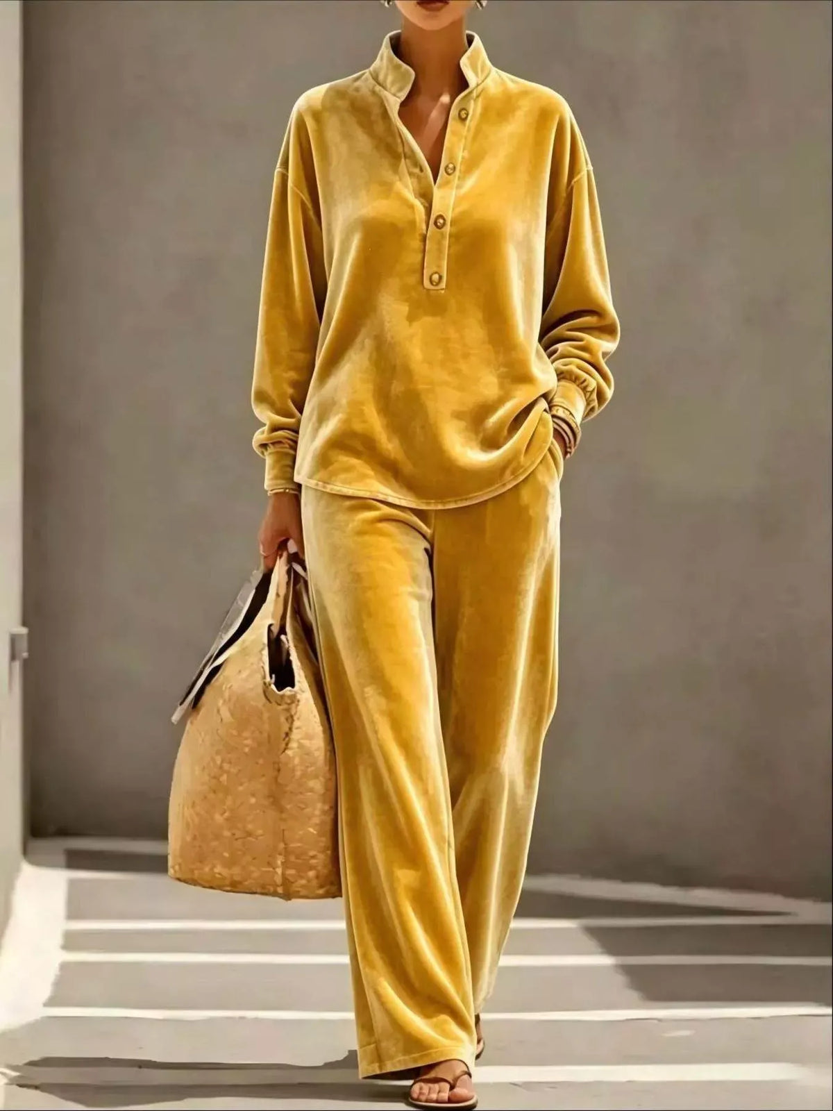 THE RELAXED VELVET WIDE-LEG SET The Nichole Collection - Official Site