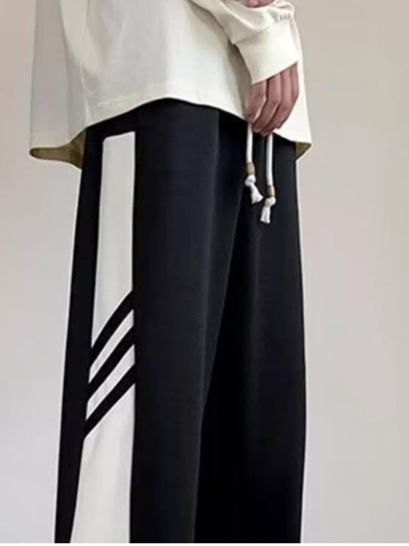 Contrast Stripe Relaxed Fit Pants | The Nichole Collection