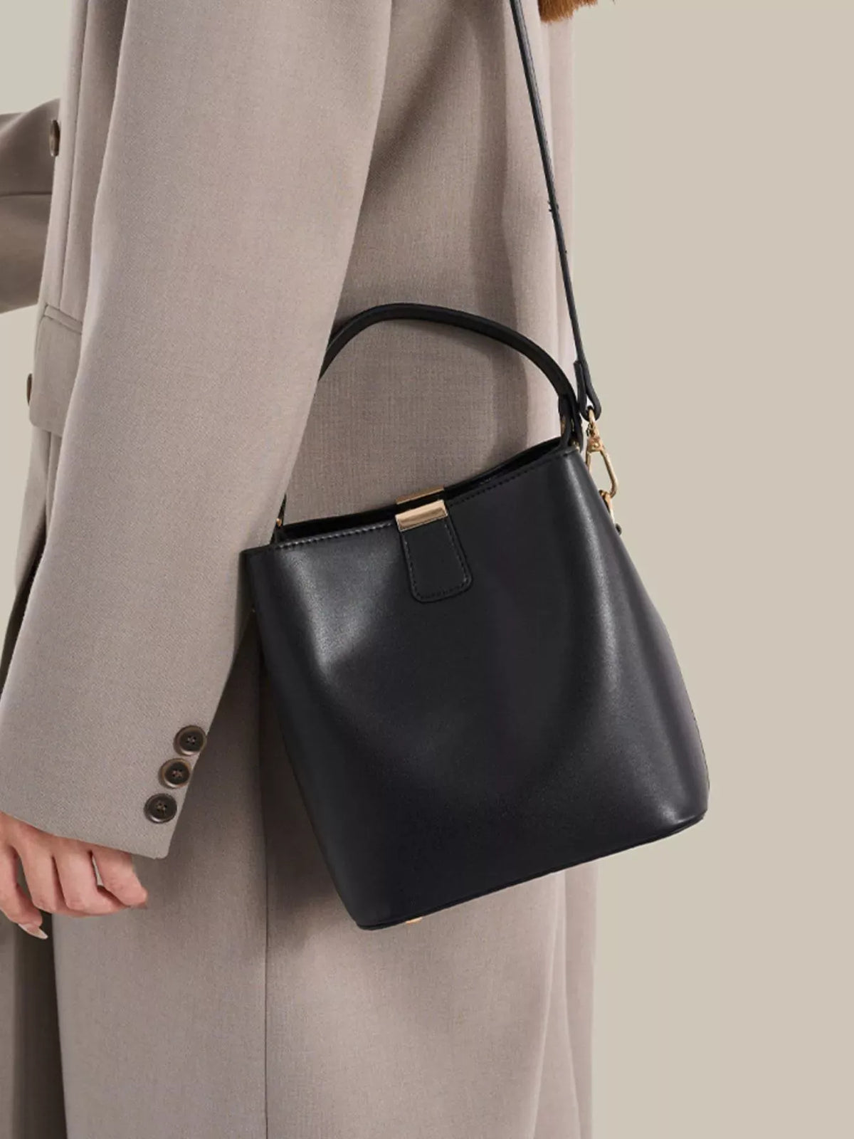 GOLD-TONE BUCKET CROSSBODY BAG The Nichole Collection - Official Site