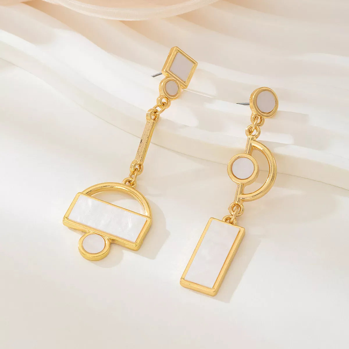 GEOMETRIC GOLD CHAIN DROP EARRINGS The Nichole Collection - Official Site
