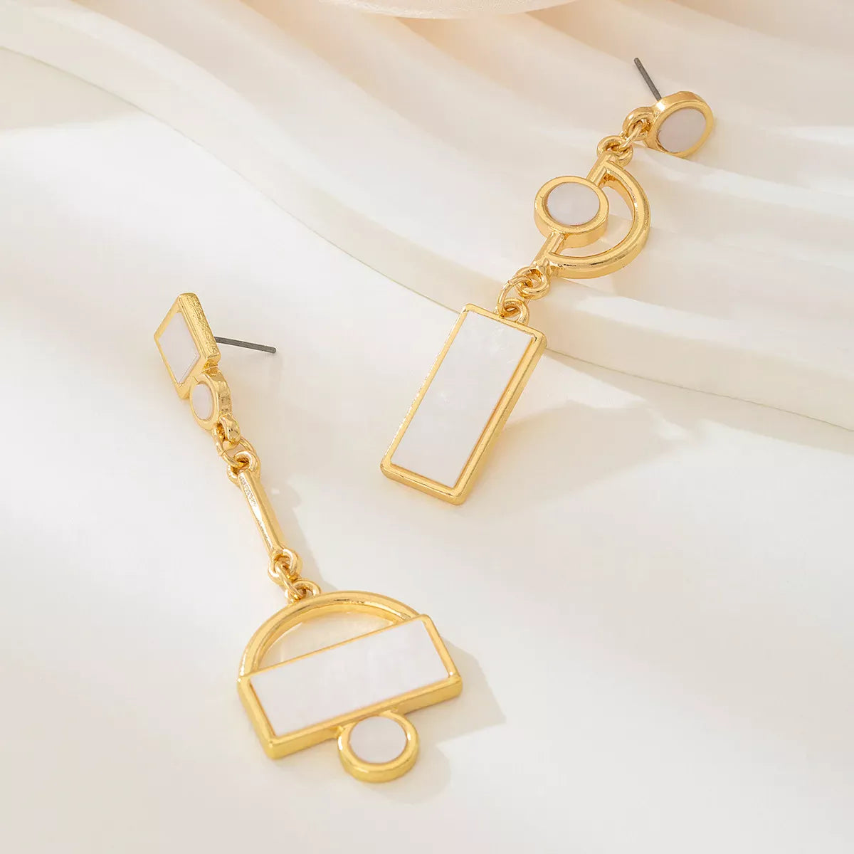 GEOMETRIC GOLD CHAIN DROP EARRINGS The Nichole Collection - Official Site