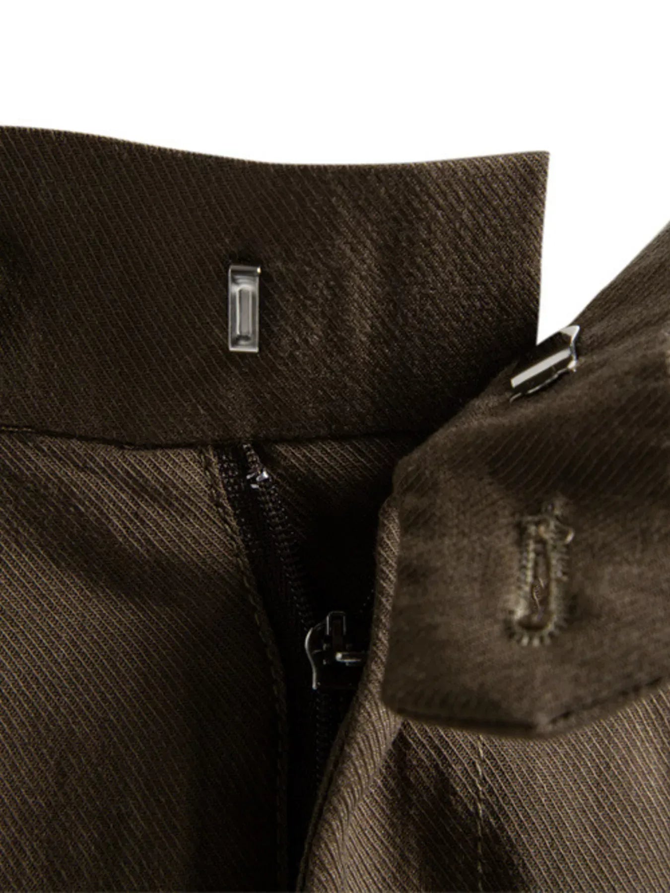 Men's Pleated Shorts with Pockets | The Nichole Collection