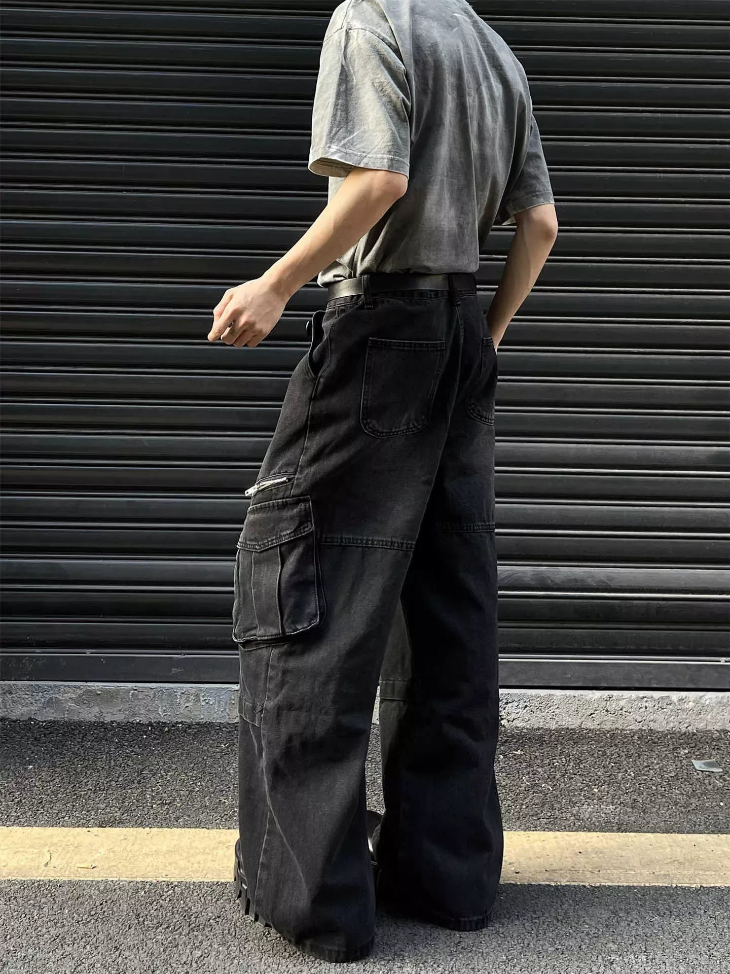 Men's Vintage Wash Wide Leg Cargo Jeans | The Nichole Collection