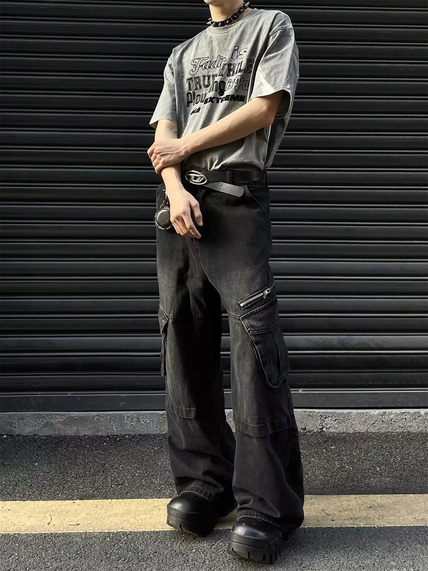 Men's Vintage Wash Wide Leg Cargo Jeans | The Nichole Collection