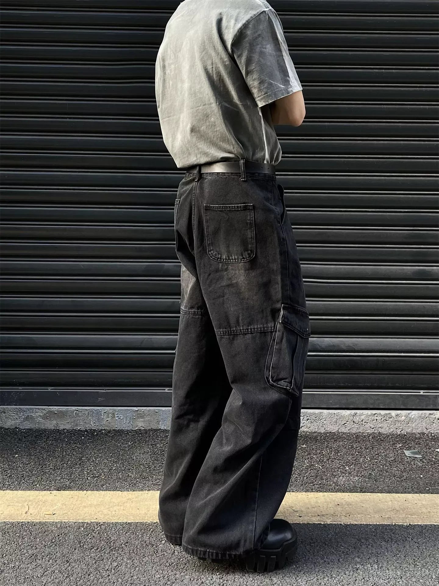 Men's Vintage Wash Wide Leg Cargo Jeans | The Nichole Collection