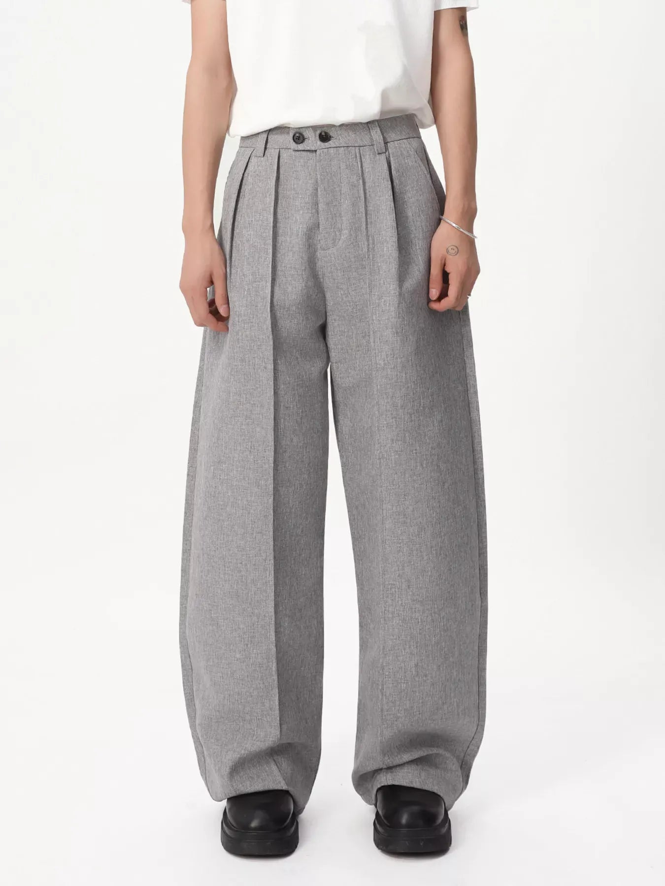 Men's Wide-Leg Pleated Pants | The Nichole Collection