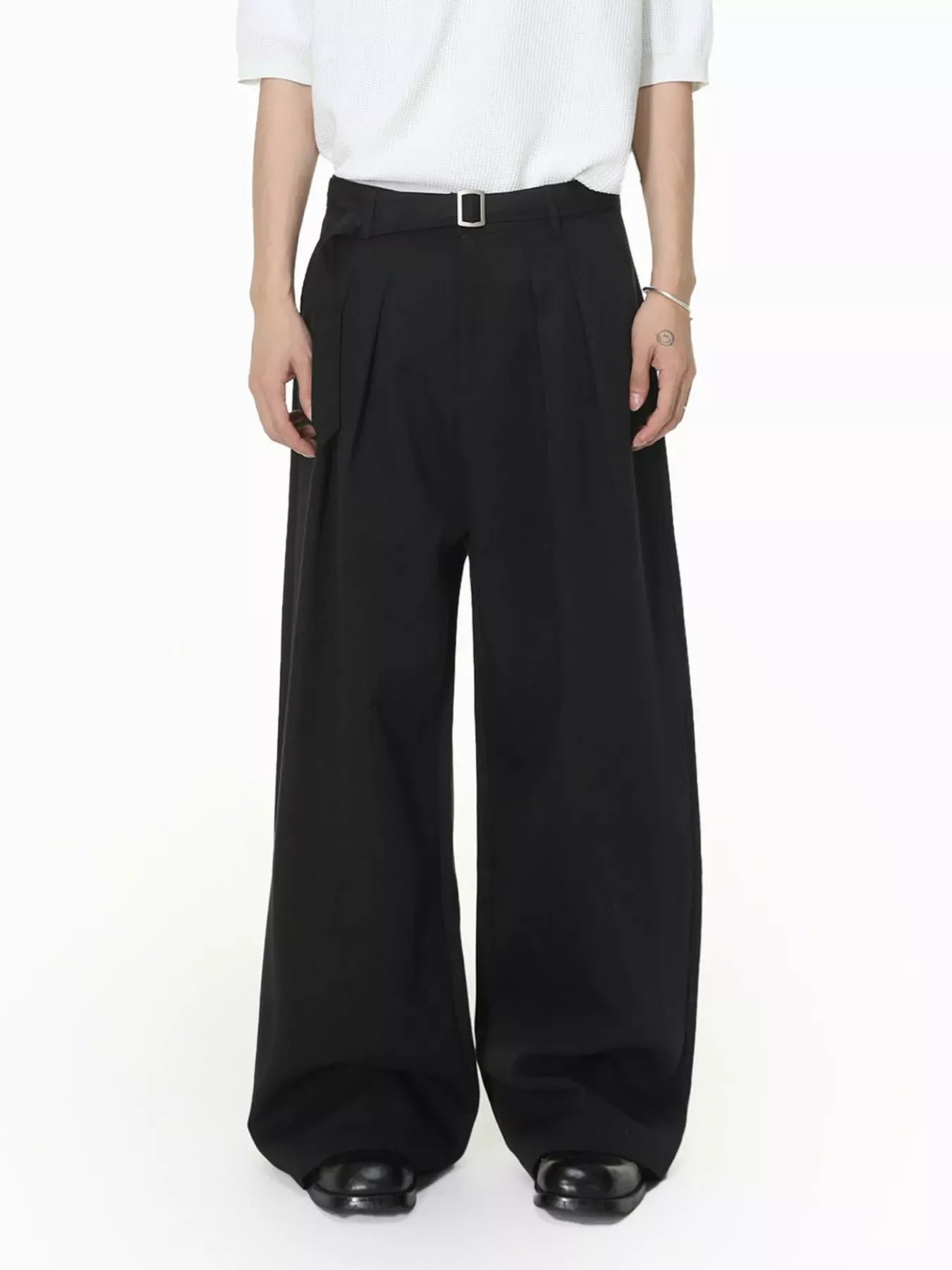 Men's Wide Leg Pleated Pants | The Nichole Collection