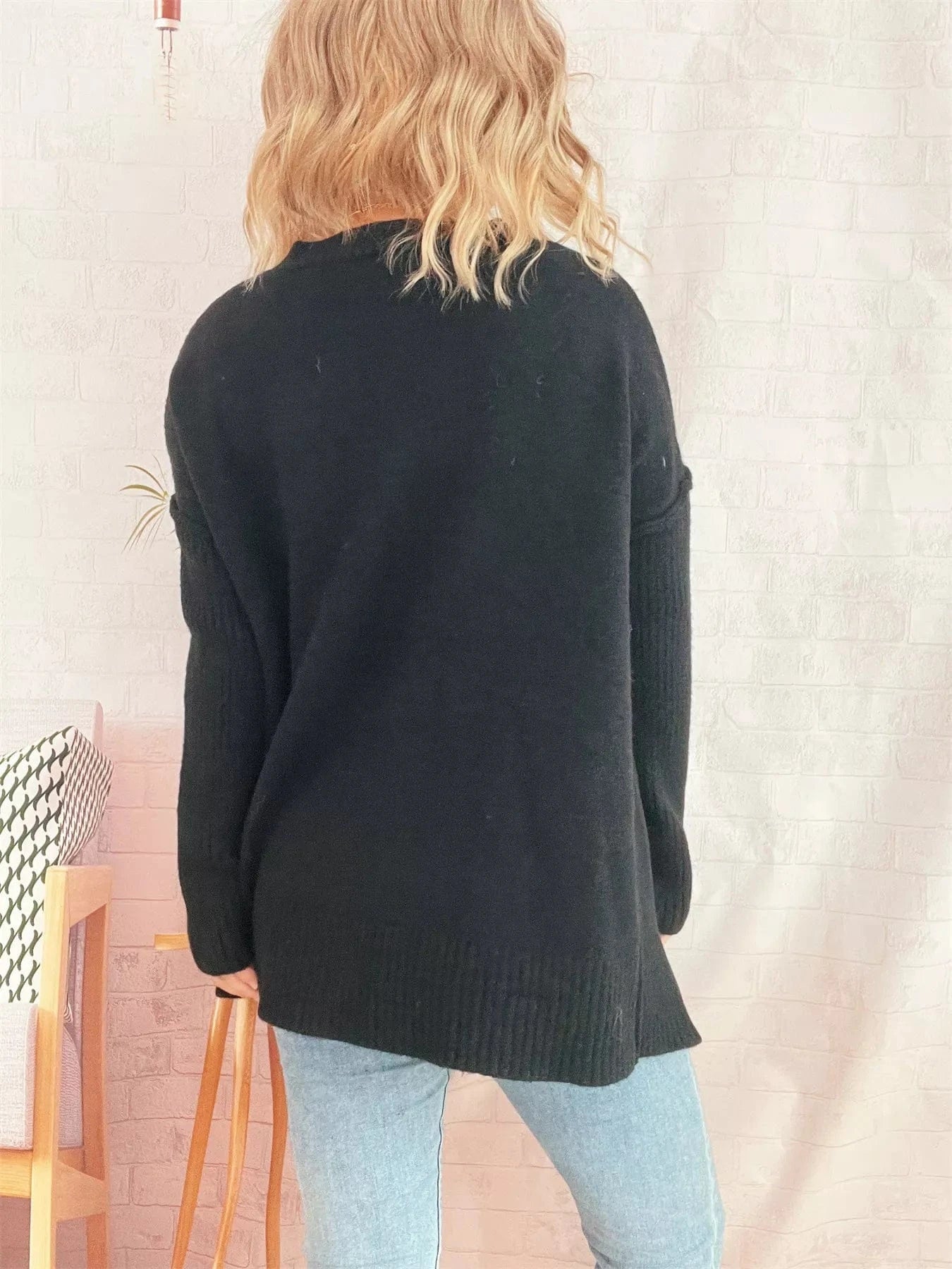 Signature Relaxed V-Neck Sweater Sweaters The Nichole Collection