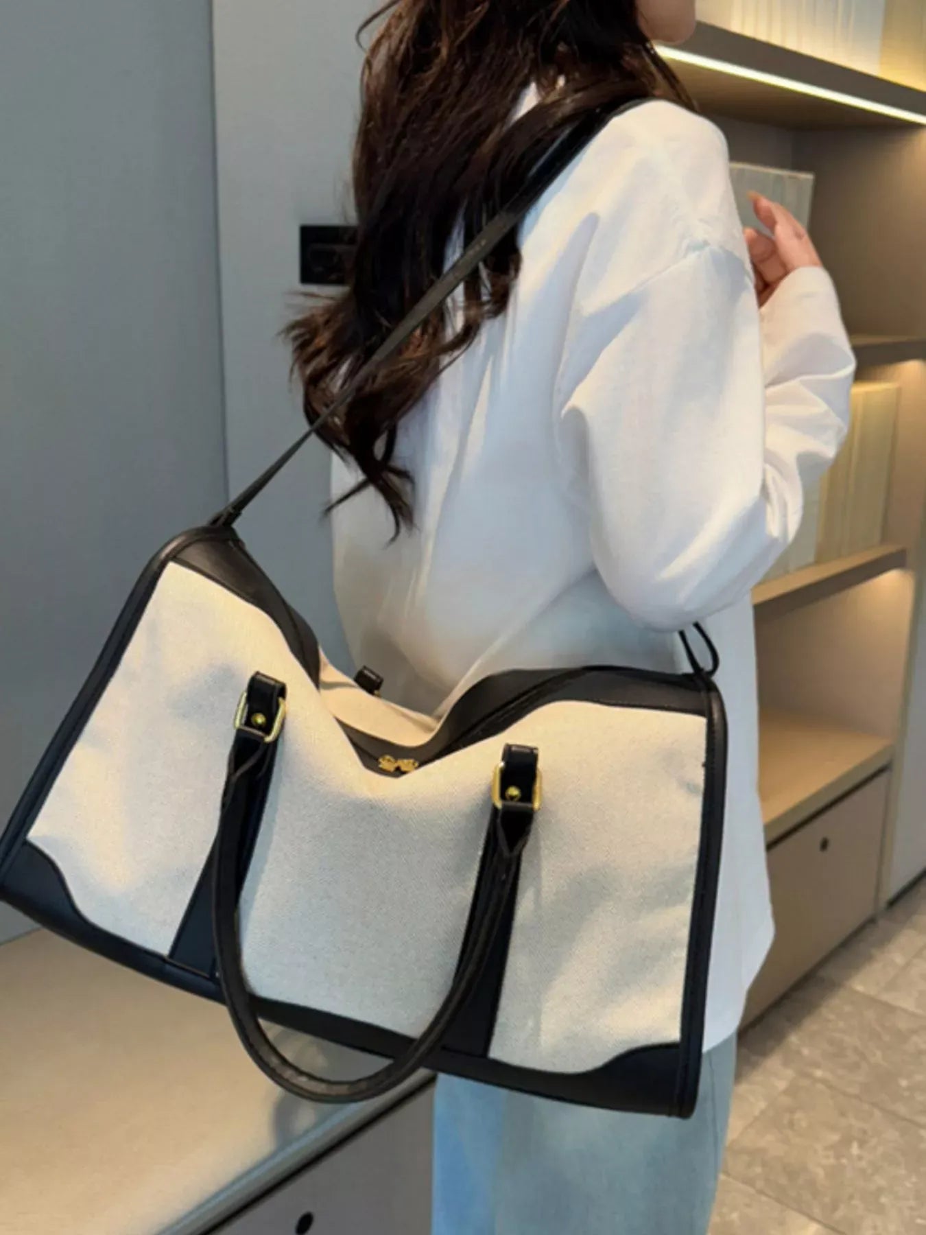Two-Tone Travel Bag Black / One Size The Nicole Collection
